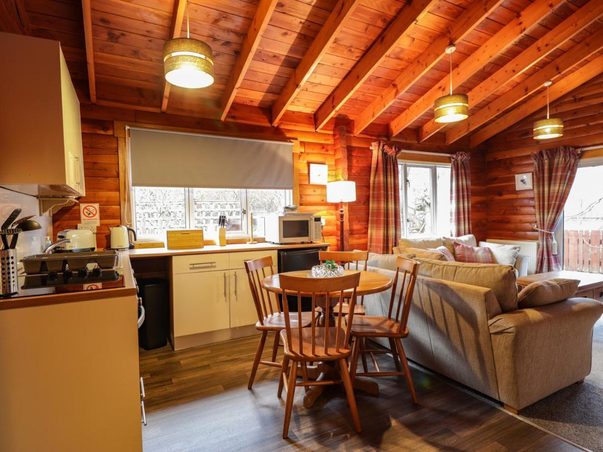 Spruce Lodge Strathpeffer Dış mekan fotoğraf